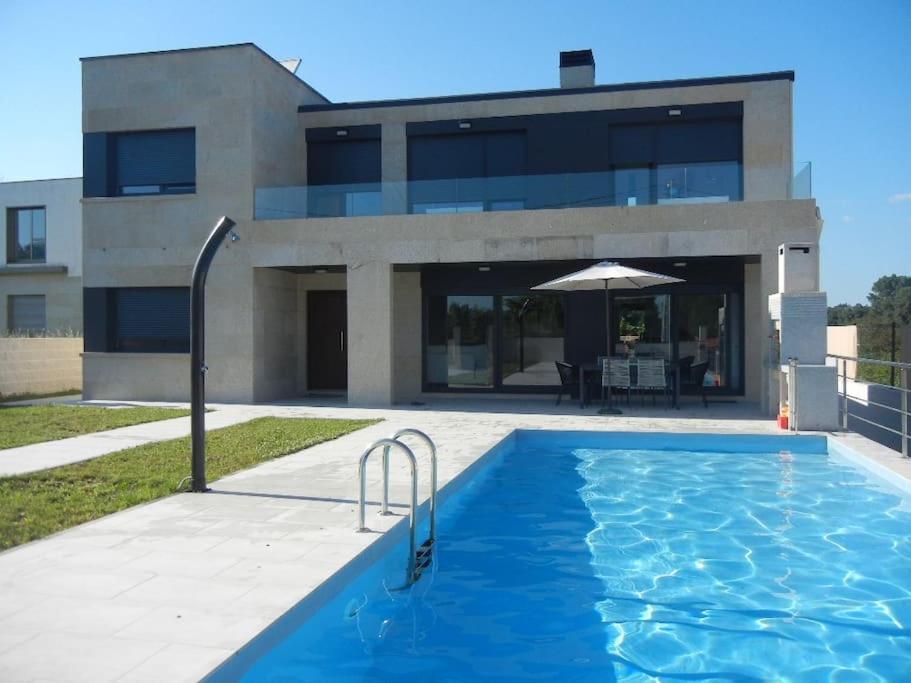 Chalet De Diseno Moderno En Sanxenxo Luaran gambar
