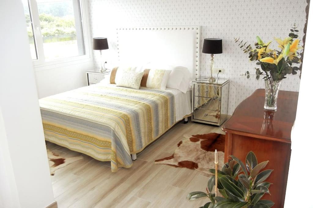 Chalet De Diseno Moderno En Sanxenxo Luaran gambar