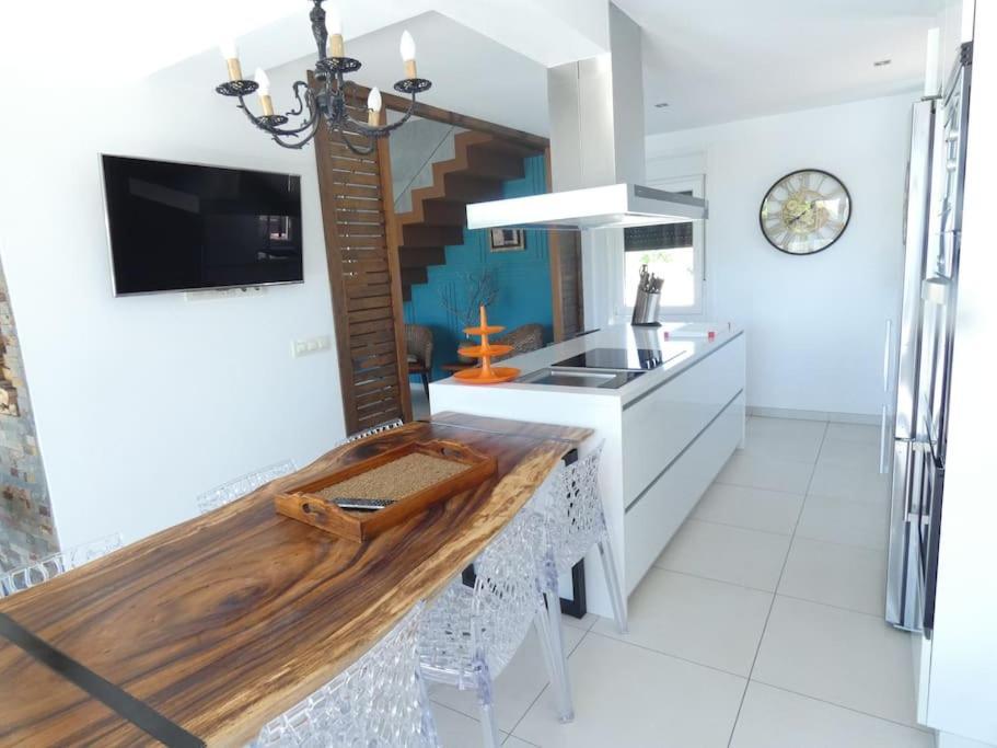 Chalet De Diseno Moderno En Sanxenxo Luaran gambar